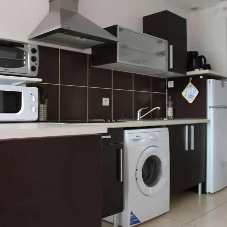 Jonzac, 2 Pièces, 2 Personnes - Fr-1-246d-14 Appartement