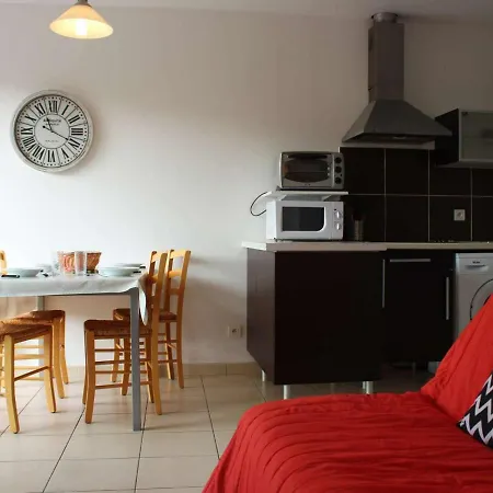 Appartement Jonzac, 2 Pièces, 2 Personnes - Fr-1-246d-14 *